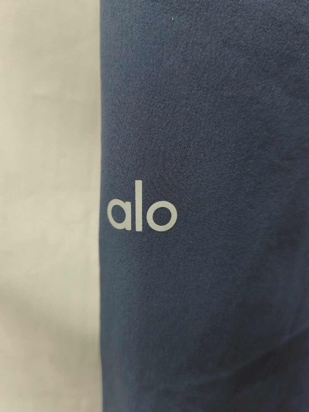 NWT Alo Yoga Navy Suit Up Trouser (Regular 30 inch)💵-Suitable for any occasion - Picture 5 of 7